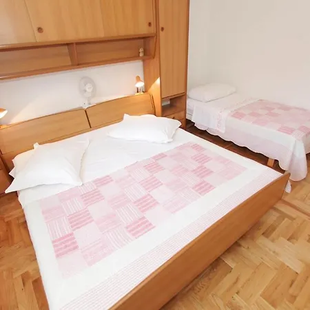 Tonka * マカルスカ