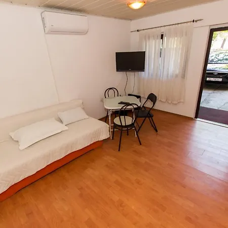 Tonka Apartment