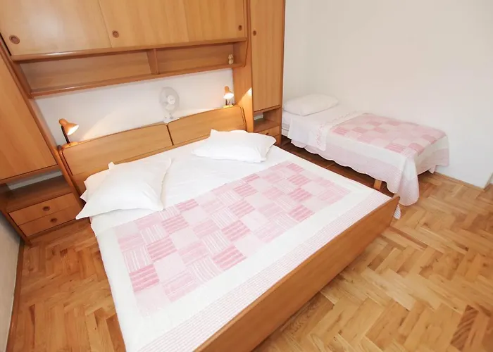 Tonka * マカルスカ