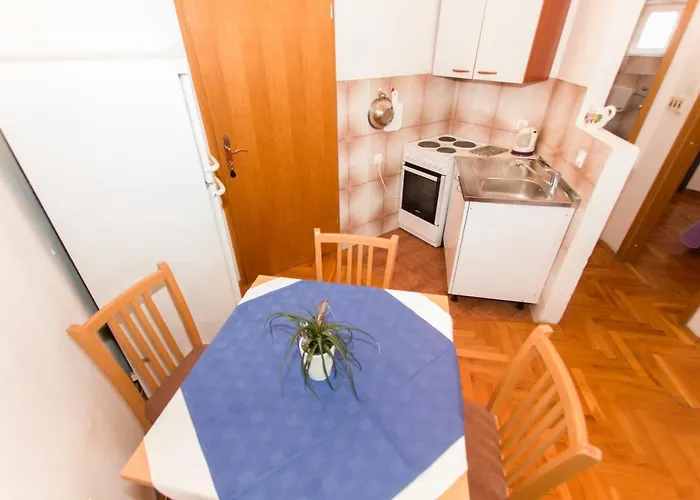 Tonka マカルスカ