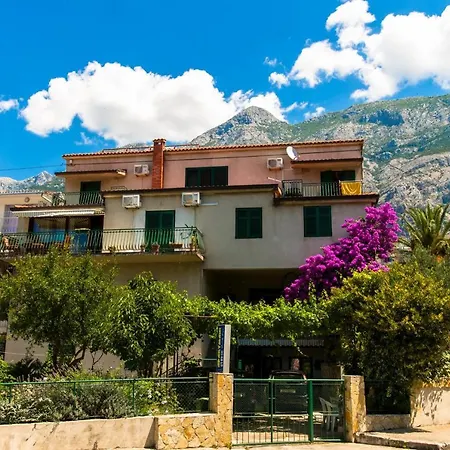 Apartment Tonka Makarska